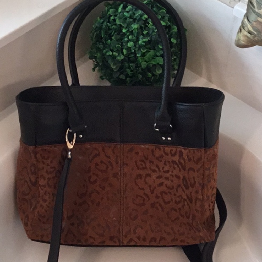 EUC Conceal Carry Leather Purse